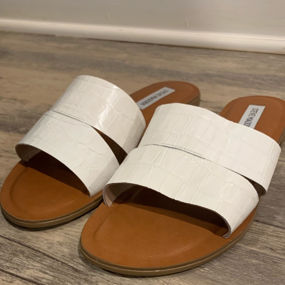 Steve Madden white and brown summer sandals!